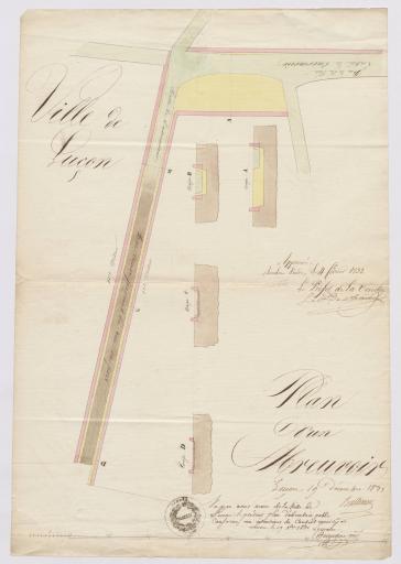 Plan d'un abreuvoir, avec 4 coupes en travers, 19 décembre 1831 / Ballereau.